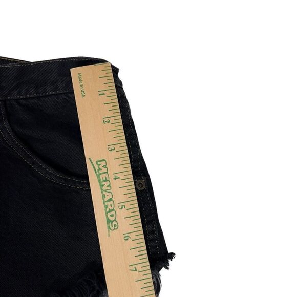 BLACK WRANGLER SIZE 30 DISTRESSED CUTOFF BLACK DENIM SHORTS - Picture 15 of 16